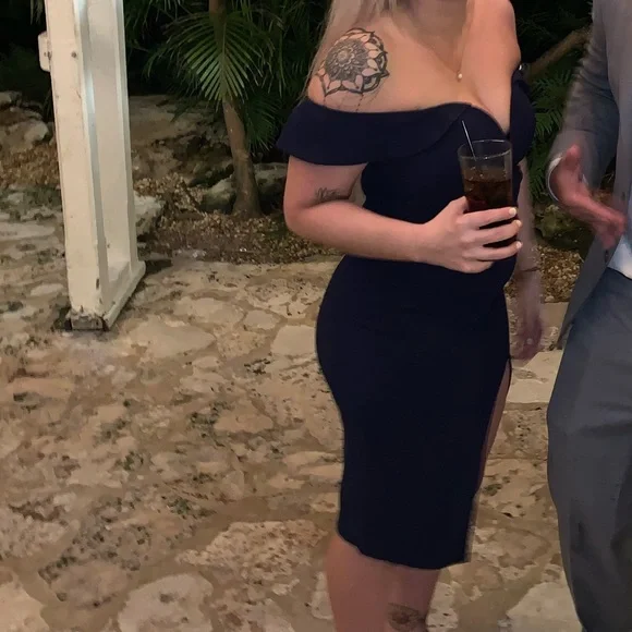 Windsor off the shoulder dress - Picture 4 of 4